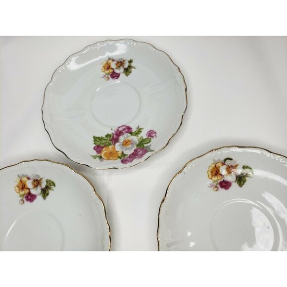 Set of 3 White Plates with Gold Trim and Floral Design - Elegant Tableware - Picture 3 of 7